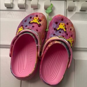 NWT pokemon pink pikachu crocs size j5